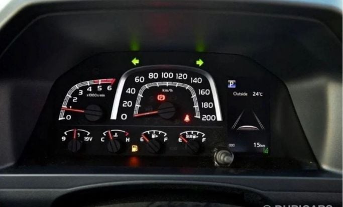 Новый Toyota Land Cruiser 70 Series Рестайлинг 2, 2.8 л, 2024 в Дубае от Mohamed Hakim Motors Бежевый цвет. GCC | AUTO.AE