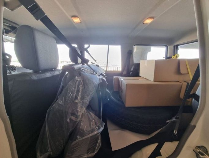 Новый Toyota Land Cruiser 70 Series Рестайлинг 2, 4.5 л, 2024 в Дубае от Mohamed Hakim Motors Бежевый цвет. GCC | AUTO.AE