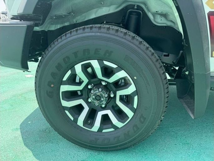 Новый Toyota Land Cruiser 70 Series Рестайлинг 2, 2.8 л, 2024 в Дубае от Mohamed Hakim Motors Белый цвет. GCC | AUTO.AE