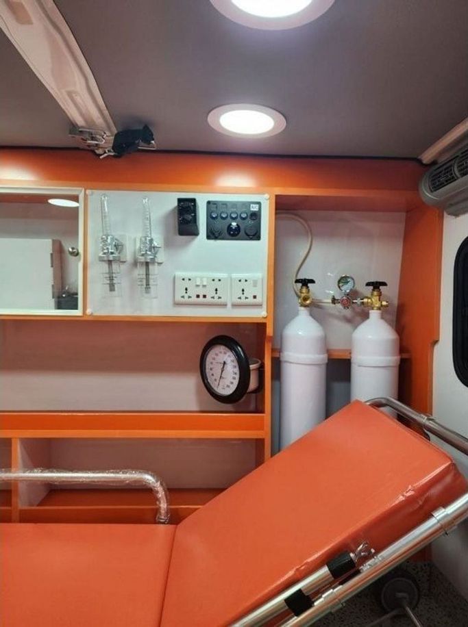 Новый Toyota Land Cruiser 70 Series Рестайлинг 1, 4.5 л, 2023 в Дубае от Mohamed Hakim Motors Белый цвет. GCC | AUTO.AE