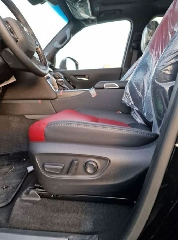 Новый Toyota Land Cruiser 300 Series, 3.4 л, 2025 в Дубае от Mohamed Hakim Motors Черный цвет. GCC | AUTO.AE