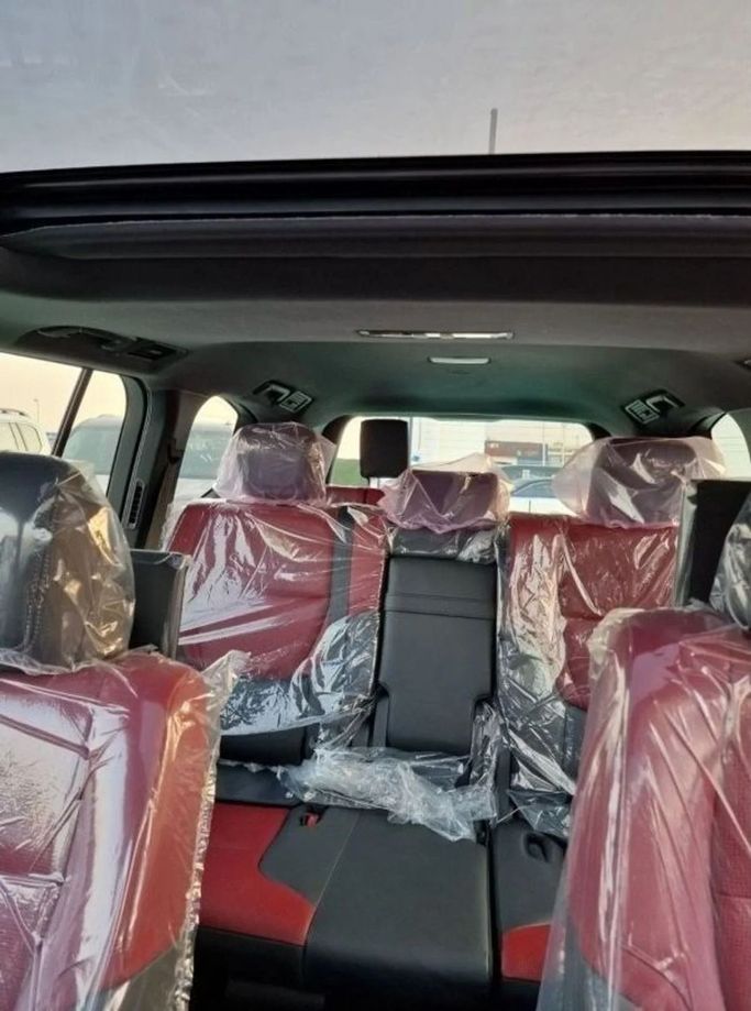 Новый Toyota Land Cruiser 300 Series, 3.4 л, 2025 в Дубае от Mohamed Hakim Motors Черный цвет. GCC | AUTO.AE