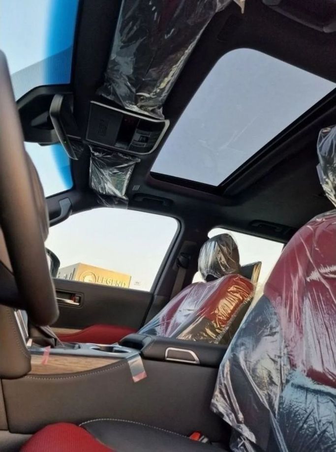 Новый Toyota Land Cruiser 300 Series, 3.4 л, 2025 в Дубае от Mohamed Hakim Motors Черный цвет. GCC | AUTO.AE