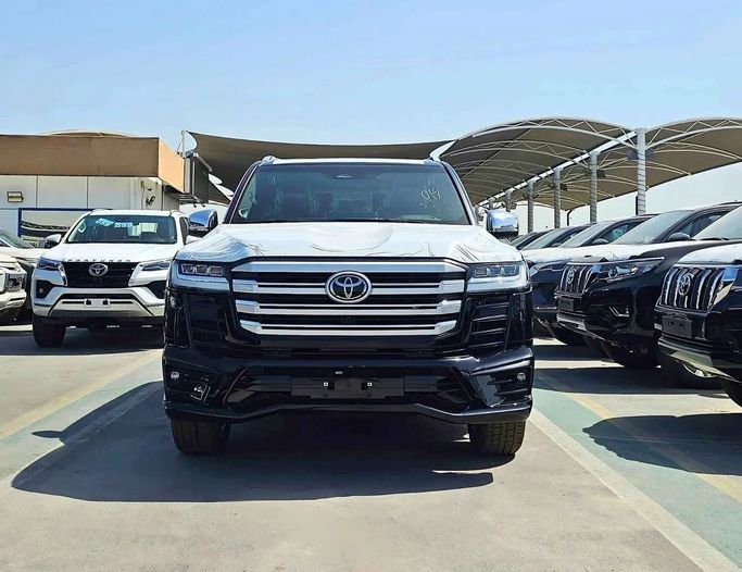 Новый Toyota Land Cruiser 300 Series, 3.4 л, 2025 в Дубае от SK Motors Черный цвет. GCC | AUTO.AE