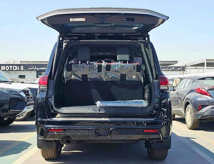 Новый Toyota Land Cruiser 300 Series, 3.4 л, 2025 в Дубае от SK Motors Черный цвет. GCC | AUTO.AE
