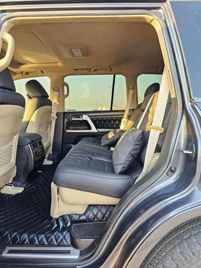 Новый Toyota Land Cruiser 200 Series, 5.7 л, 2010 в Дубае от SK Motors Серый цвет. GCC | AUTO.AE