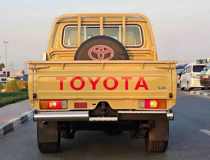 New Toyota Land Cruiser 70 Series Facelift 1, 4.0 l, 2018 in Dubai by SK Motors, Beige color. GCC Specs | AUTO.AE