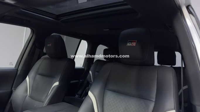 Used Toyota Land Cruiser 300 Series, 3.3 l, 2022 in Dubai by Alhamd Motors, White color. Other | AUTO.AE