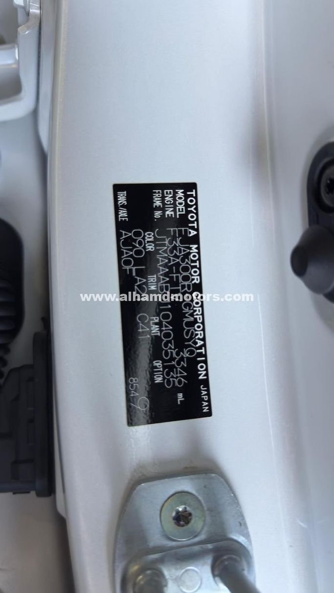 Used Toyota Land Cruiser 300 Series, 3.3 l, 2022 in Dubai by Alhamd Motors, White color. Other | AUTO.AE