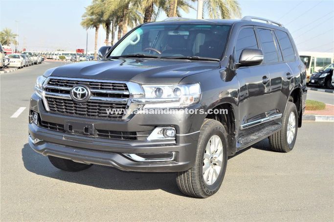 Подержанный Toyota Land Cruiser 200 Series Рестайлинг 2, 4.5 л, 2015 в Дубае от Alhamd Motors Серый цвет. Other | AUTO.AE