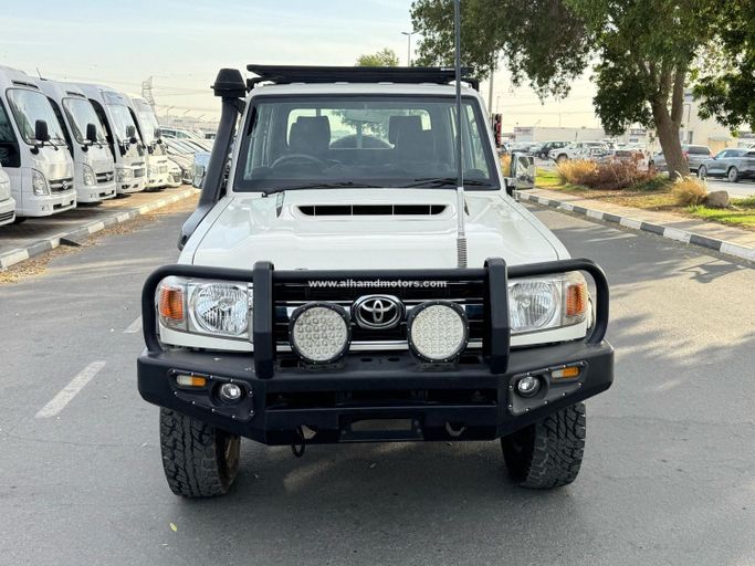 Used Toyota Land Cruiser 70 Series Facelift 1, 4.5 l, 2019 in Dubai by Alhamd Motors, White color. Other | AUTO.AE