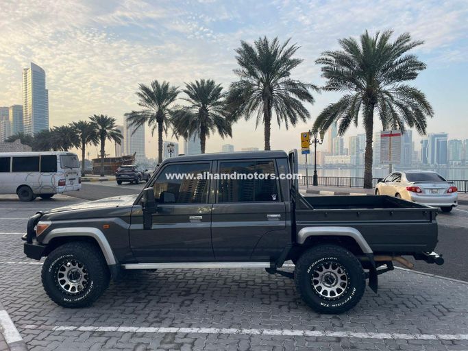 Used Toyota Land Cruiser 70 Series Facelift 1, 4.5 l, 2014 in Dubai by Alhamd Motors, Grey color. Other | AUTO.AE