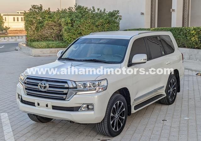 Used Toyota Land Cruiser 200 Series Facelift 2, 4.5 l, 2019 in Dubai by Alhamd Motors, White color. Other | AUTO.AE