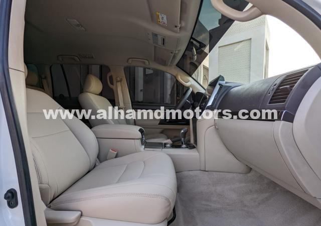 Used Toyota Land Cruiser 200 Series Facelift 2, 4.5 l, 2019 in Dubai by Alhamd Motors, White color. Other | AUTO.AE