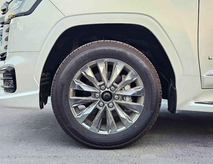 New Toyota Land Cruiser 300 Series, 3.4 l, 2025 in Dubai by SK Motors, White color. GCC Specs | AUTO.AE