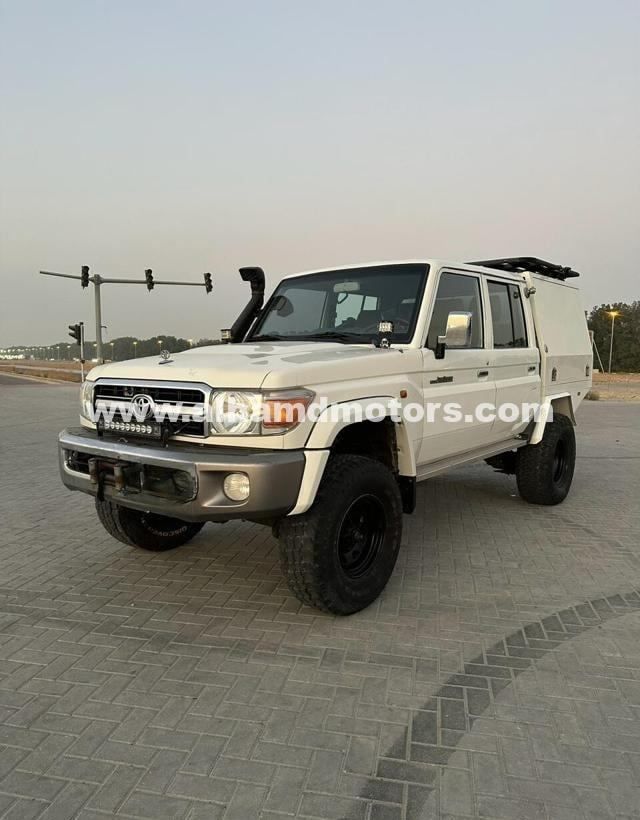 Подержанный Toyota Land Cruiser 70 Series Рестайлинг 1, 4.2 л, 2016 в Дубае от Alhamd Motors Белый цвет. Other | AUTO.AE