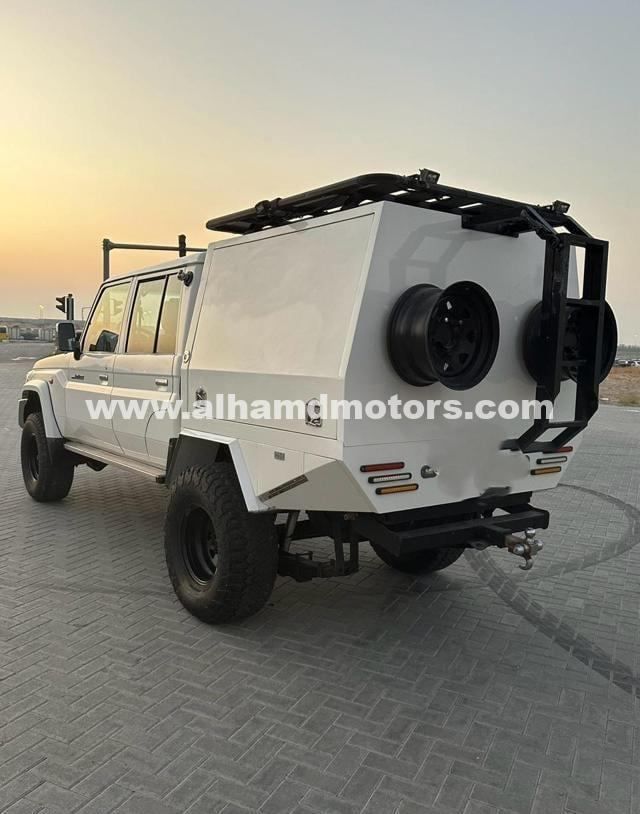 Подержанный Toyota Land Cruiser 70 Series Рестайлинг 1, 4.2 л, 2016 в Дубае от Alhamd Motors Белый цвет. Other | AUTO.AE