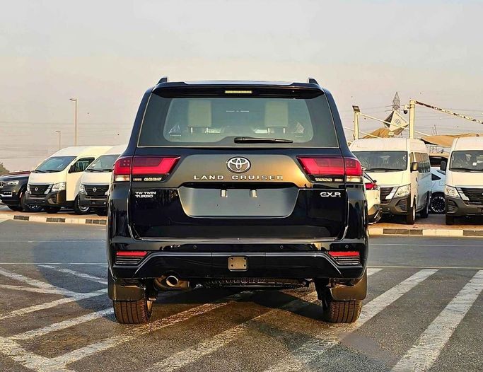 Новый Toyota Land Cruiser 300 Series, 3.3 л, 2024 в Дубае от SK Motors Черный цвет. GCC | AUTO.AE