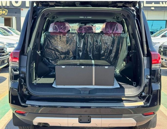 Новый Toyota Land Cruiser 300 Series, 3.4 л, 2024 в Дубае от SK Motors Черный цвет. GCC | AUTO.AE