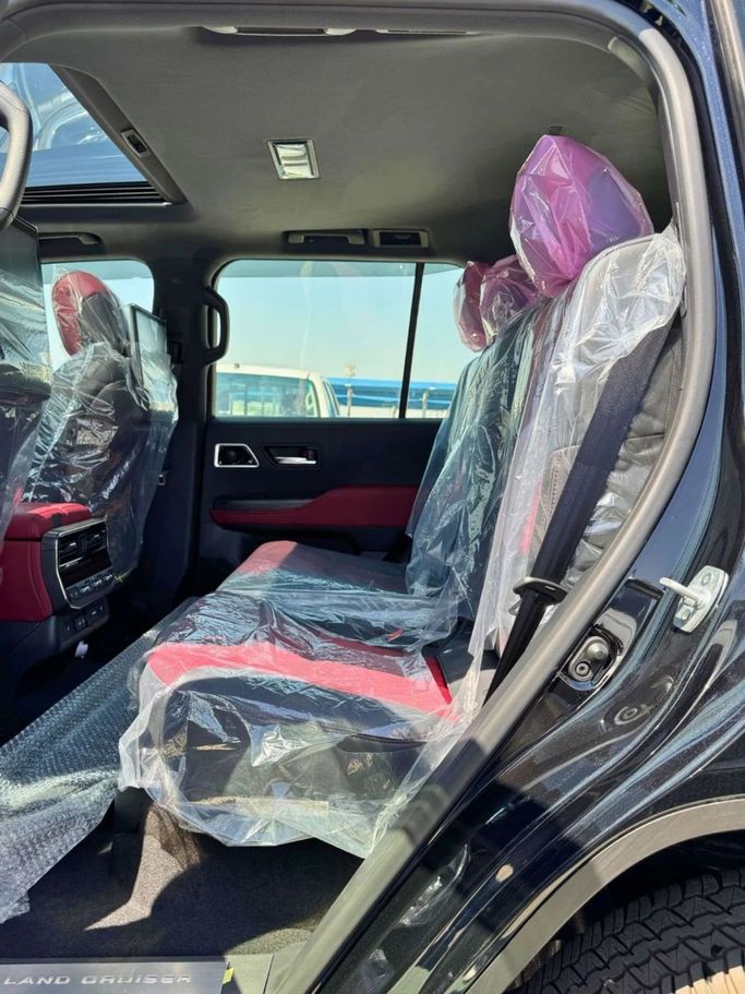 Новый Toyota Land Cruiser 300 Series, 3.4 л, 2024 в Дубае от SK Motors Черный цвет. GCC | AUTO.AE