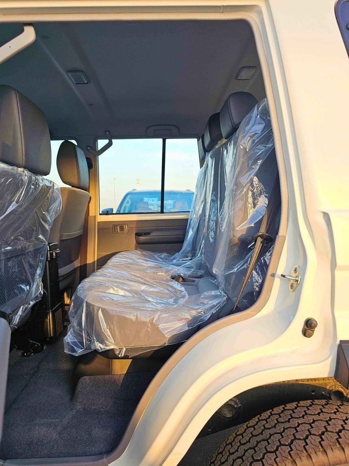 Новый Toyota Land Cruiser 70 Series Рестайлинг 2, 4.0 л, 2024 в Дубае от SK Motors Белый цвет. GCC | AUTO.AE