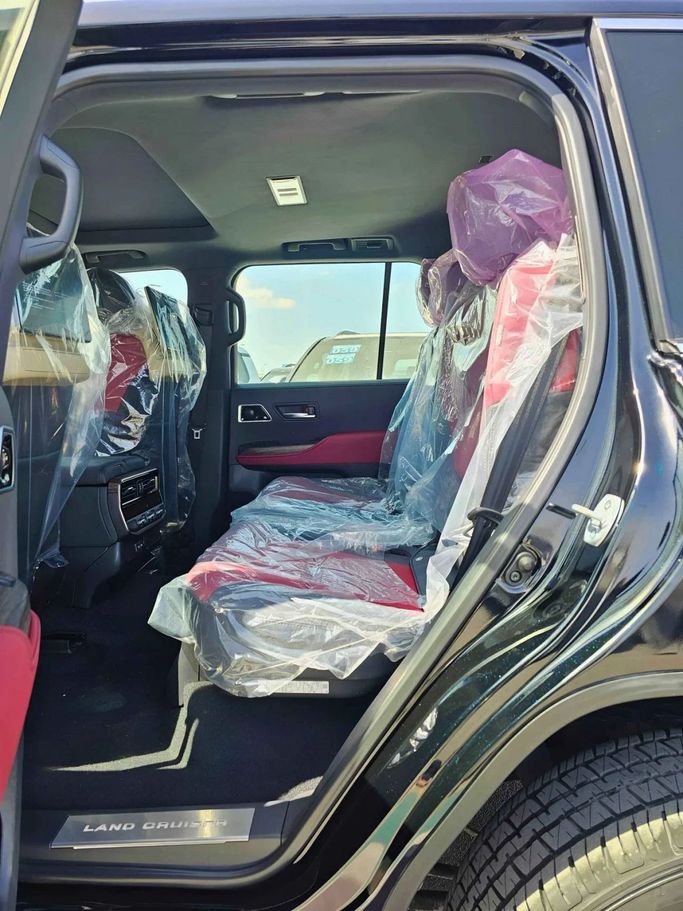 Новый Toyota Land Cruiser 300 Series, 3.4 л, 2022 в Дубае от SK Motors Черный цвет. GCC | AUTO.AE