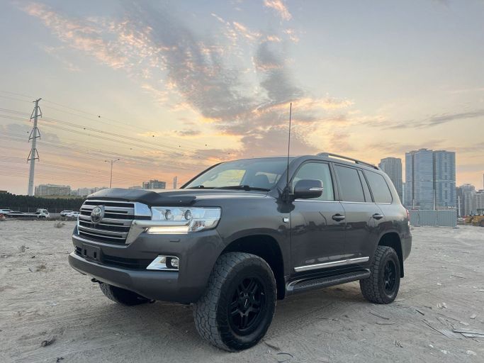 Used Toyota Land Cruiser 200 Series Facelift 2, 4.5 l, 2020 in Dubai by Alhamd Motors, Grey color. Other | AUTO.AE