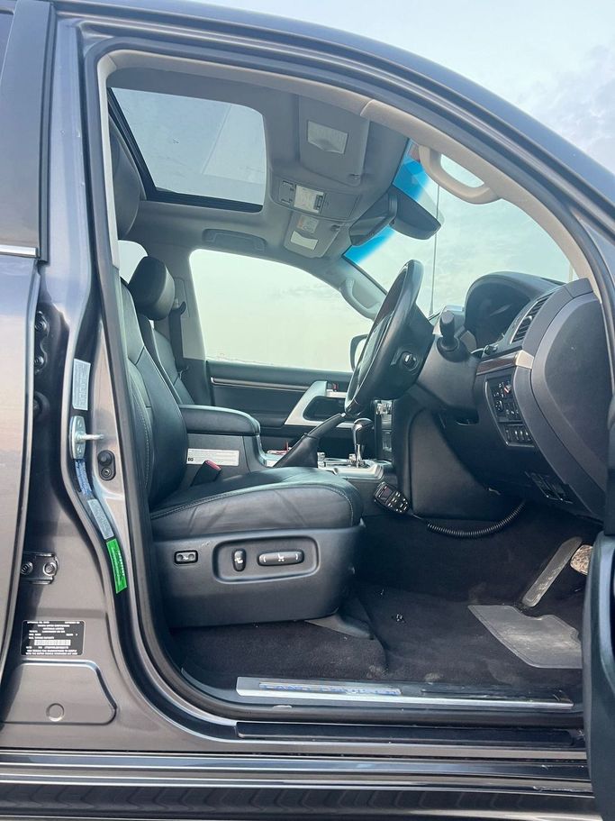 Used Toyota Land Cruiser 200 Series Facelift 2, 4.5 l, 2020 in Dubai by Alhamd Motors, Grey color. Other | AUTO.AE