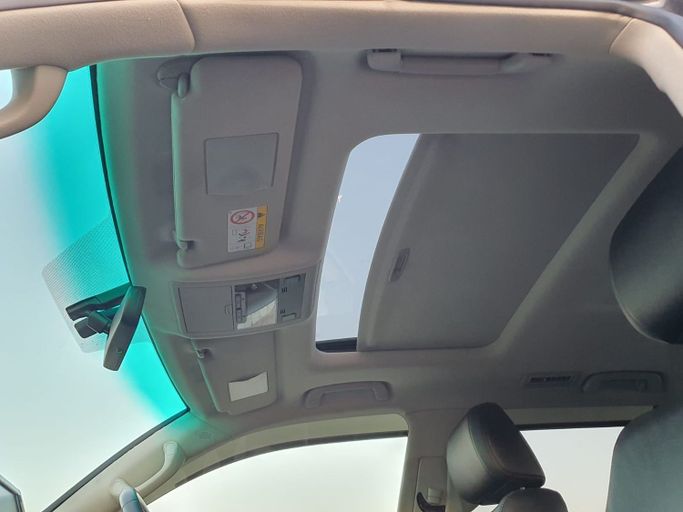 Подержанный Toyota Land Cruiser 200 Series Рестайлинг 2, 4.5 л, 2020 в Дубае от Alhamd Motors Серый цвет. Other | AUTO.AE