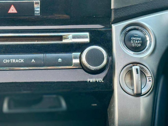 Подержанный Toyota Land Cruiser 200 Series Рестайлинг 1, 4.5 л, 2013 в Дубае от Alhamd Motors Белый цвет. Other | AUTO.AE