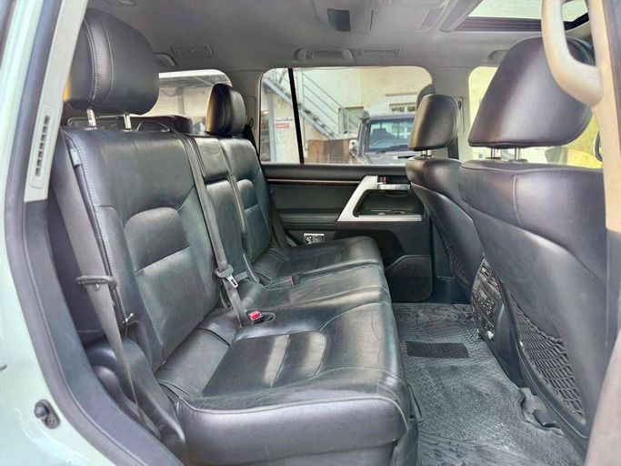 Подержанный Toyota Land Cruiser 200 Series Рестайлинг 1, 4.5 л, 2013 в Дубае от Alhamd Motors Белый цвет. Other | AUTO.AE