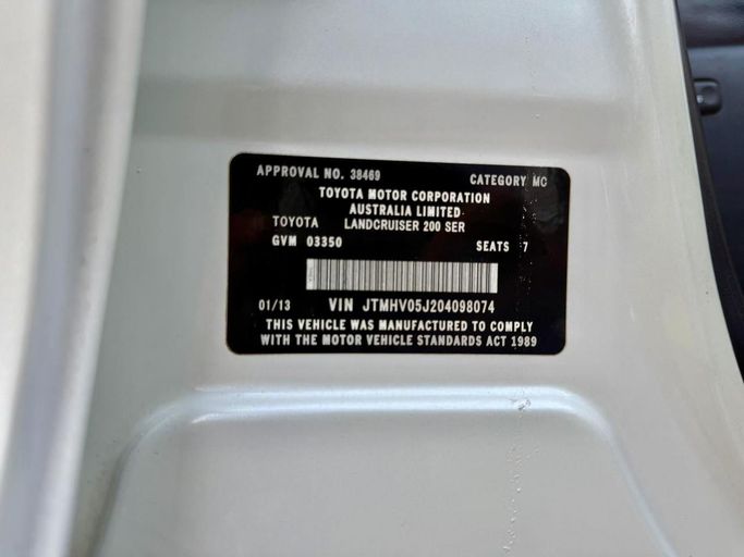 Подержанный Toyota Land Cruiser 200 Series Рестайлинг 1, 4.5 л, 2013 в Дубае от Alhamd Motors Белый цвет. Other | AUTO.AE