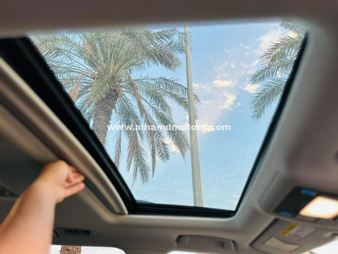 Подержанный Toyota Land Cruiser 200 Series Рестайлинг 2, 4.5 л, 2018 в Дубае от Alhamd Motors Серый цвет. Other | AUTO.AE