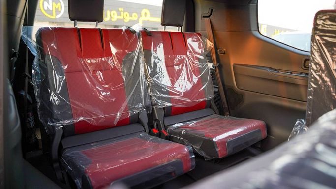 Новый Toyota Land Cruiser 300 Series, 3.4 л, 2025 в Дубае от Najem Motors Черный цвет. GCC | AUTO.AE