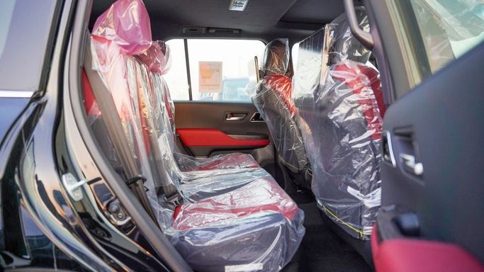 Новый Toyota Land Cruiser 300 Series, 3.4 л, 2025 в Дубае от Najem Motors Черный цвет. GCC | AUTO.AE