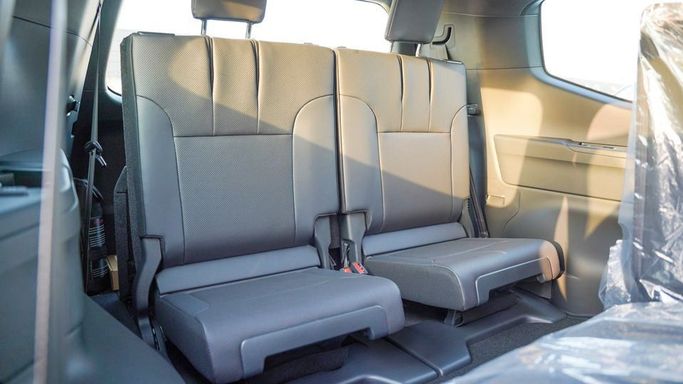 Новый Toyota Land Cruiser 300 Series, 3.4 л, 2025 в Дубае от Najem Motors Белый цвет. GCC | AUTO.AE