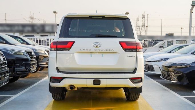 Новый Toyota Land Cruiser 300 Series, 3.4 л, 2025 в Дубае от Najem Motors Белый цвет. GCC | AUTO.AE