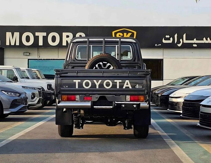 Новый Toyota Land Cruiser 70 Series Рестайлинг 2, 2.8 л, 2025 в Дубае от SK Motors Серый цвет. GCC | AUTO.AE