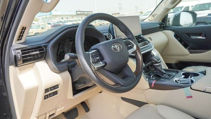 Новый Toyota Land Cruiser 300 Series, 4.0 л, 2025 в Дубае от Najem Motors Черный цвет. GCC | AUTO.AE