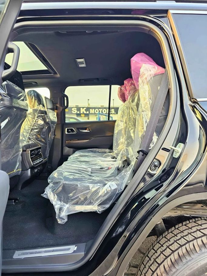 Новый Toyota Land Cruiser 300 Series, 3.4 л, 2025 в Дубае от SK Motors Черный цвет. GCC | AUTO.AE