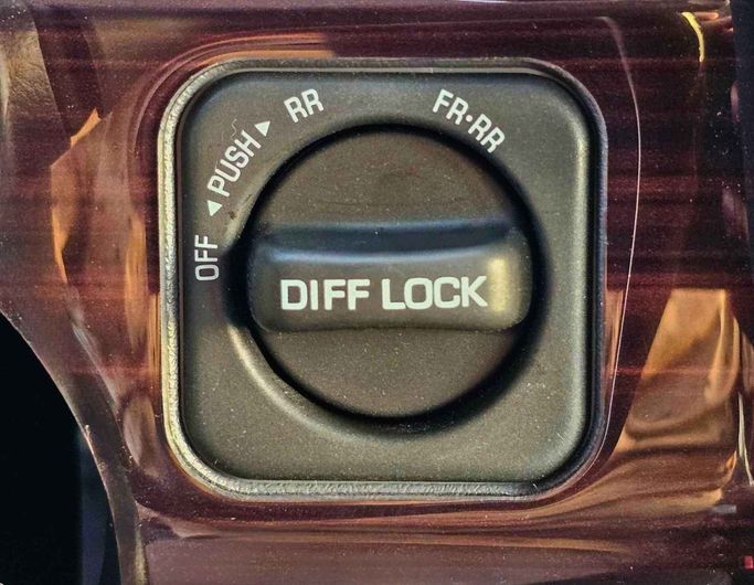 Новый Toyota Land Cruiser 70 Series Рестайлинг 2, 2.8 л, 2025 в Дубае от SK Motors Бежевый цвет. GCC | AUTO.AE