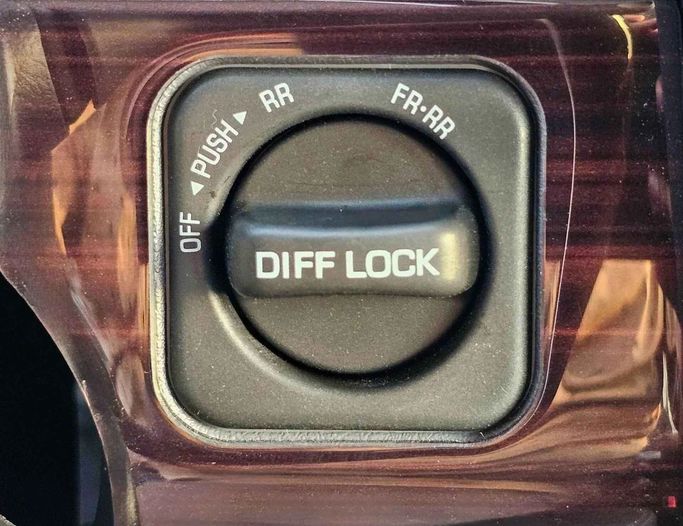 Новый Toyota Land Cruiser 70 Series Рестайлинг 2, 2.8 л, 2025 в Дубае от SK Motors Серый цвет. GCC | AUTO.AE