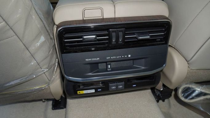 Новый Toyota Land Cruiser 300 Series, 4.0 л, 2025 в Дубае от Najem Motors Черный цвет. GCC | AUTO.AE