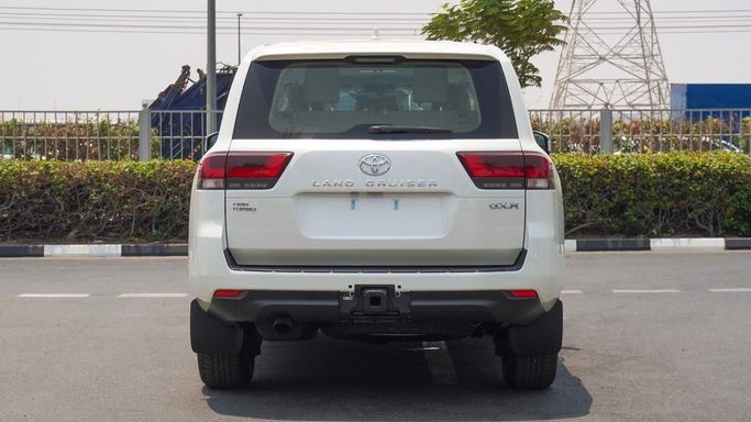 Новый Toyota Land Cruiser 300 Series, 3.4 л, 2025 в Дубае от Najem Motors Белый цвет. GCC | AUTO.AE