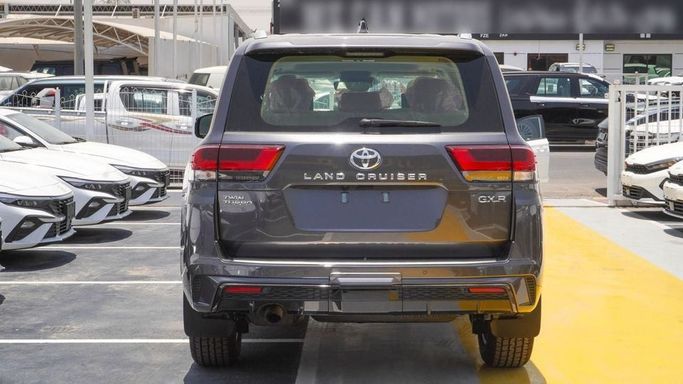 Новый Toyota Land Cruiser 300 Series, 3.4 л, 2025 в Дубае от Najem Motors Серый цвет. GCC | AUTO.AE