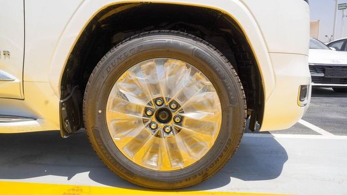 Новый Toyota Land Cruiser 300 Series, 3.4 л, 2025 в Дубае от Najem Motors Белый цвет. GCC | AUTO.AE