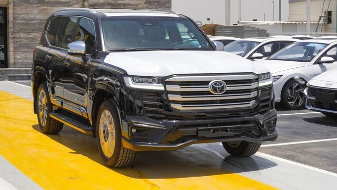 Новый Toyota Land Cruiser 300 Series, 3.4 л, 2025 в Дубае от Najem Motors Черный цвет. GCC | AUTO.AE