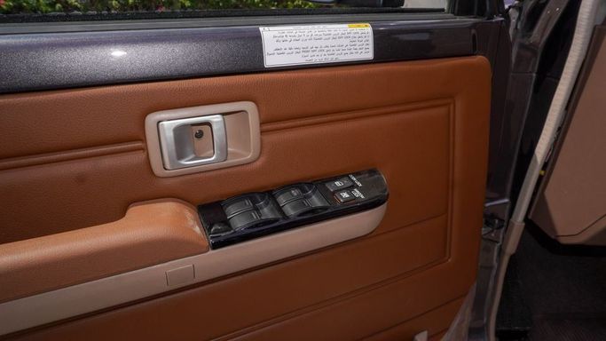 Новый Toyota Land Cruiser 70 Series Рестайлинг 2, 4.0 л, 2025 в Дубае от Najem Motors Серый цвет. GCC | AUTO.AE