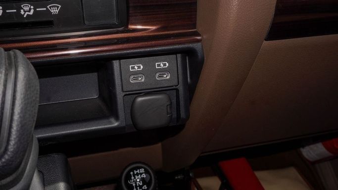 Новый Toyota Land Cruiser 70 Series Рестайлинг 2, 4.0 л, 2025 в Дубае от Najem Motors Белый цвет. GCC | AUTO.AE