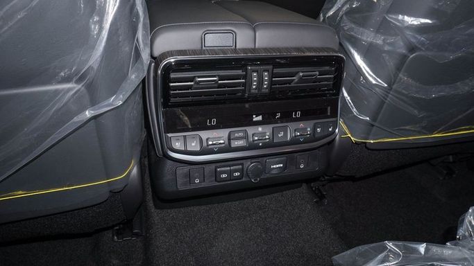 Новый Toyota Land Cruiser 300 Series, 3.4 л, 2024 в Дубае от Najem Motors Черный цвет. GCC | AUTO.AE